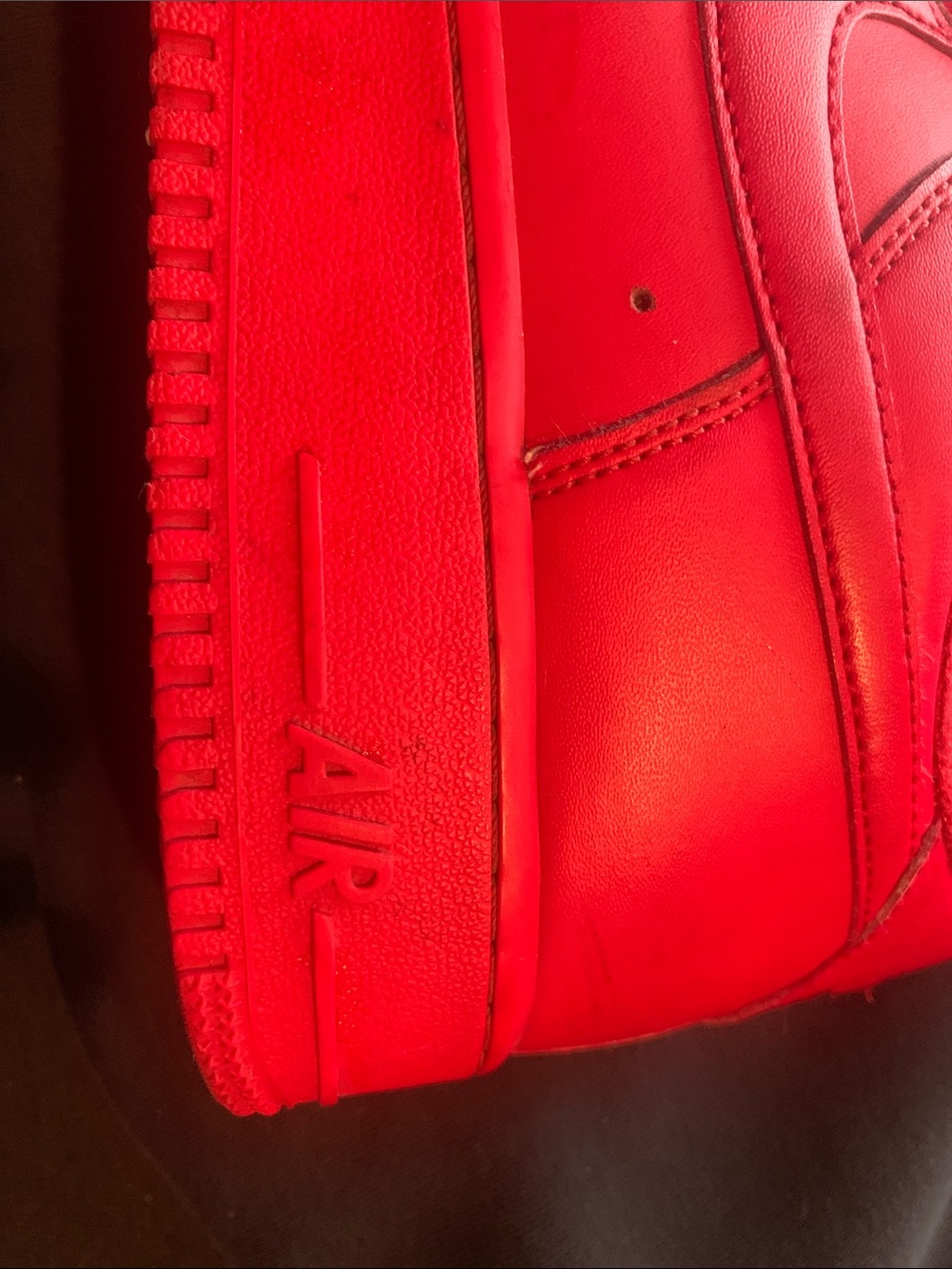 Nike Air Force 1 Men's Red Leather Low-Top Sneakers - Picture 9 of 9